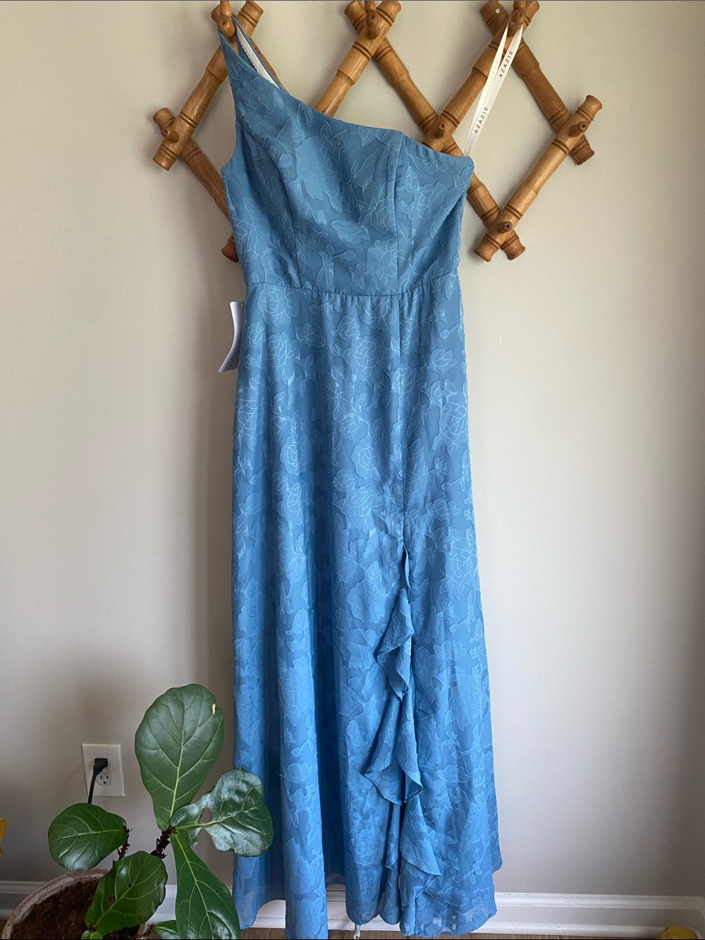 Azazie Ellianna
Cabernet A-Line One Shoulder Floral Burnout Dress Womens 8 - Picture 5 of 6